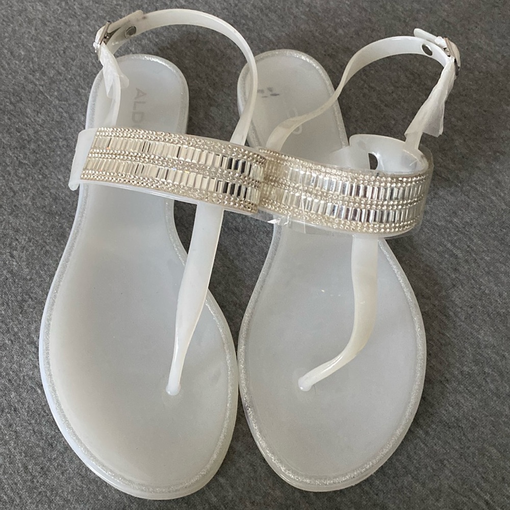 Jelly sandals with bling!